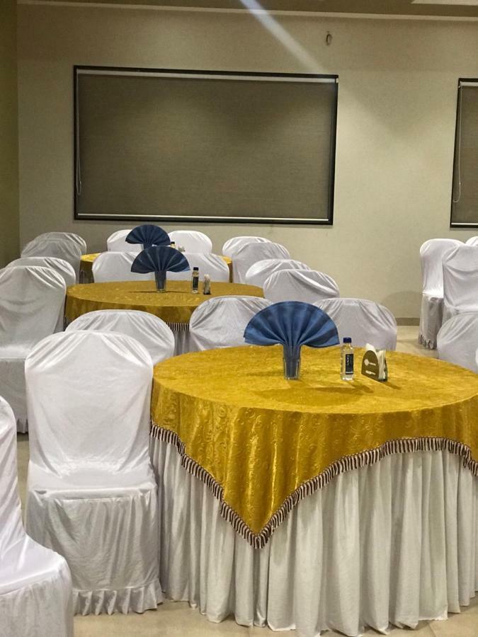 Kyriad Hotel Solapur By Othpl Exterior photo
