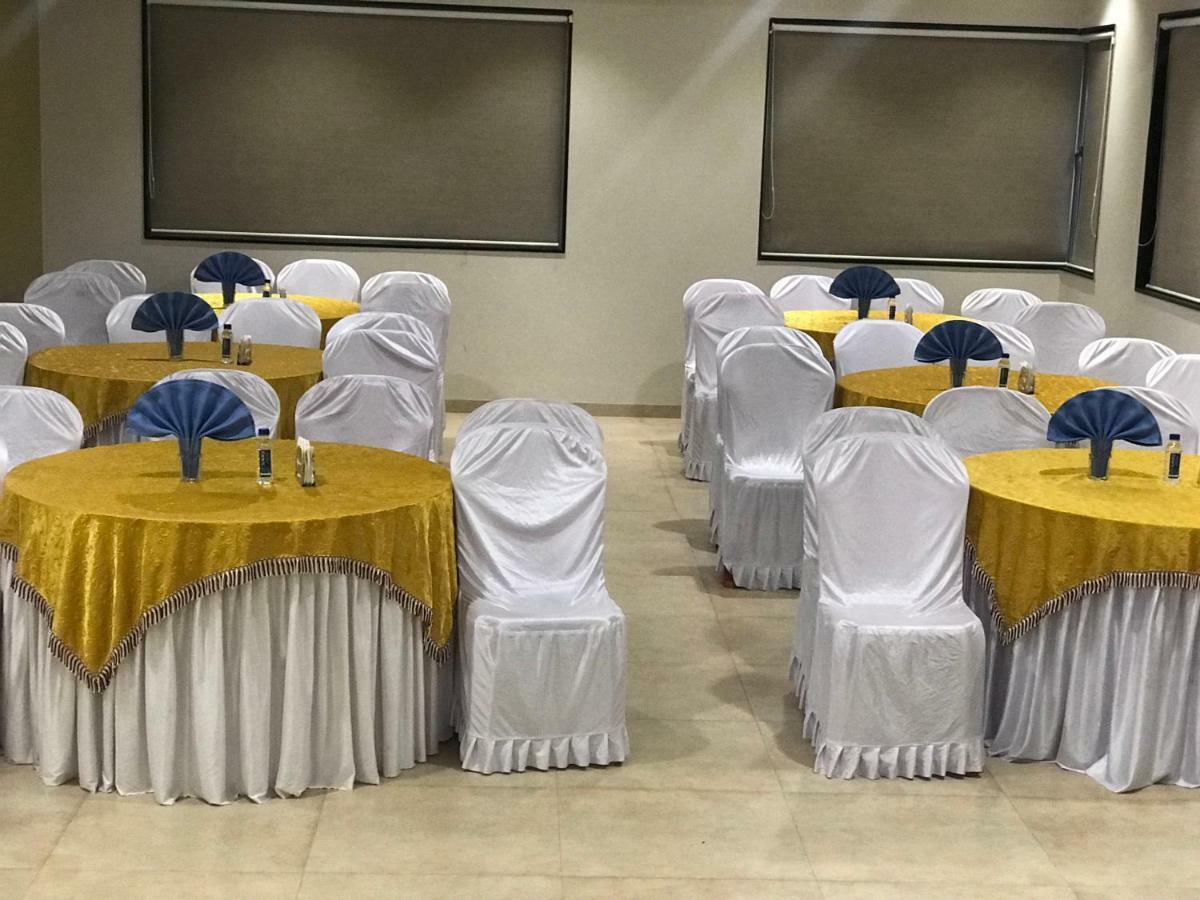 Kyriad Hotel Solapur By Othpl Exterior photo